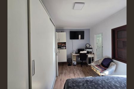 Casa à venda com 350m², 4 quartos e 2 vagasSuíte 02