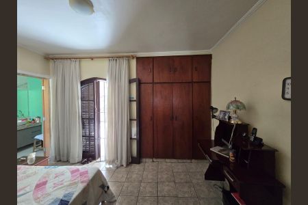 Casa à venda com 350m², 4 quartos e 2 vagasSuíte 01