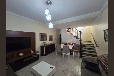 Sala  de casa à venda com 4 quartos, 350m² em Vila das Bandeiras, Guarulhos