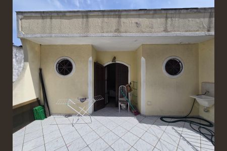 Casa à venda com 350m², 4 quartos e 2 vagasSuíte 01 Varanda 