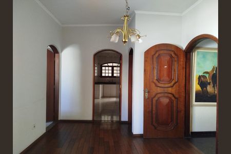 Casa à venda com 477m², 4 quartos e 5 vagas Casa à venda com 477m², 4 quartos e 5 vagasFoto 01