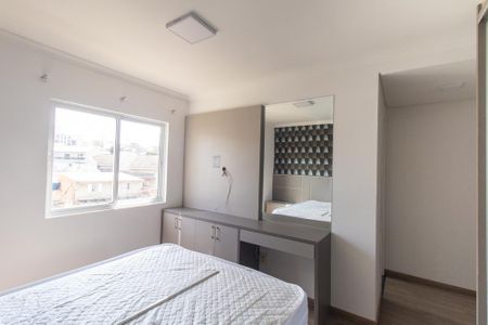 Quarto 1 Suite de apartamento para alugar com 2 quartos, 75m² em Capão Raso, Curitiba