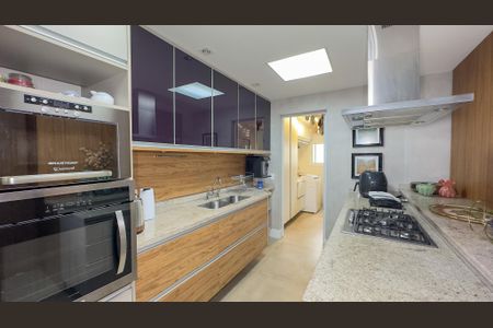 Apartamento à venda com 200m², 3 quartos e 3 vagasCozinha 