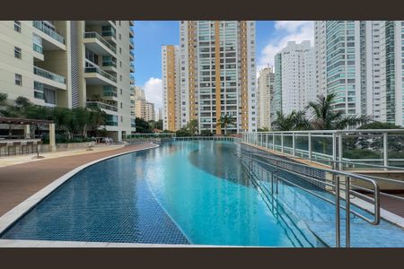 Apartamento à venda com 200m², 3 quartos e 3 vagasPiscina