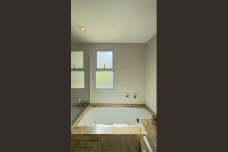 Apartamento à venda com 200m², 3 quartos e 3 vagasBanheiro da Suíte 2