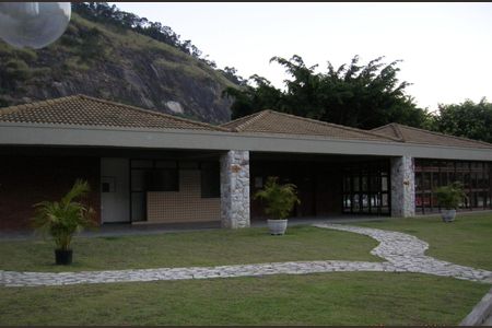 Casa à venda com 140m², 4 quartos e 4 vagas