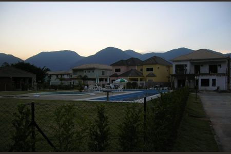 Casa à venda com 140m², 4 quartos e 4 vagas