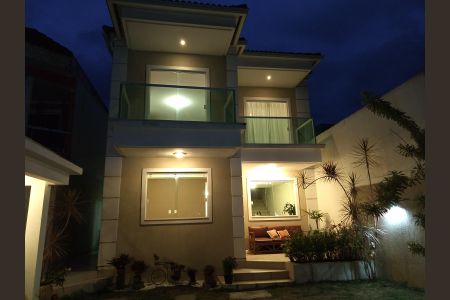 Casa à venda com 140m², 4 quartos e 4 vagas