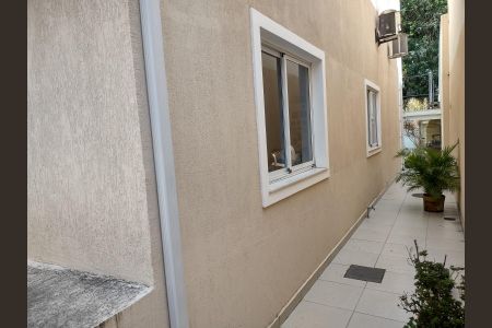 Casa à venda com 140m², 4 quartos e 4 vagas Casa à venda com 140m², 4 quartos e 4 vagasÁrea externa