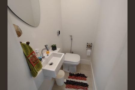 Casa à venda com 140m², 4 quartos e 4 vagas Casa à venda com 140m², 4 quartos e 4 vagasBanheiro