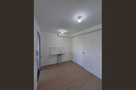 Cozinha de apartamento para alugar com 1 quarto, 28m² em Jardim Jaragua (Sao Domingos), São Paulo