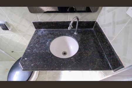 Banheiro social de apartamento para alugar com 2 quartos, 69m² em Quinta da Paineira, São Paulo