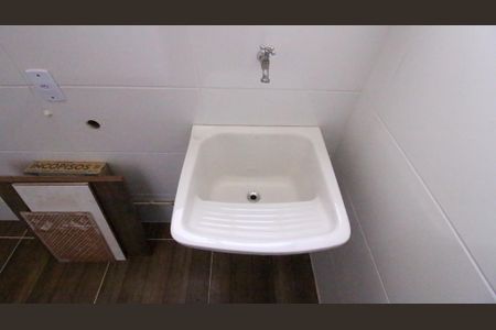 Área de serviço de apartamento para alugar com 2 quartos, 69m² em Quinta da Paineira, São Paulo