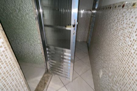 Corredor de casa para alugar com 1 quarto, 50m² em Centro, Duque de Caxias