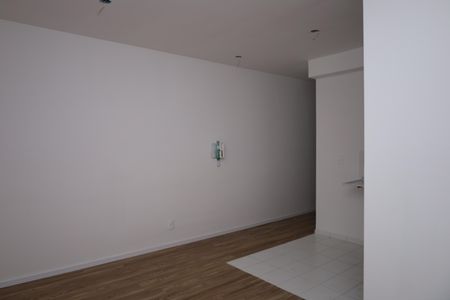 Sala de apartamento para alugar com 2 quartos, 41m² em Jardim Helian, São Paulo