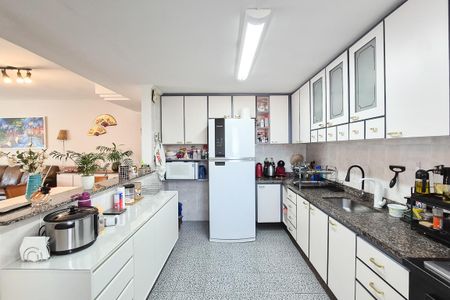 Apartamento à venda com 111m², 3 quartos e 2 vagasCozinha