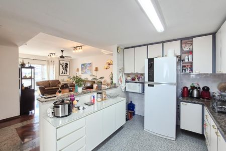 Apartamento à venda com 111m², 3 quartos e 2 vagasCozinha