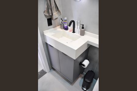 Apartamento à venda com 34m², 2 quartos e sem vaga Apartamento à venda com 34m², 2 quartos e sem vagaDetalhe - Banheiro Social