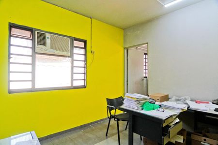 Casa para alugar com 430m², 1 quarto e sem vagaEscritório
