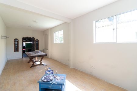 Sala de casa à venda com 3 quartos, 150m² em Realengo, Rio de Janeiro