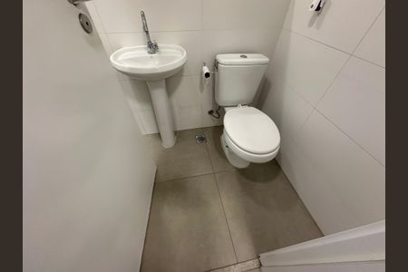 Apartamento para alugar com 228m², 3 quartos e 4 vagasBanheiro de serviço