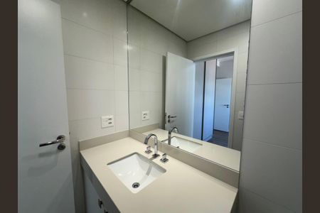 Apartamento para alugar com 228m², 3 quartos e 4 vagasBanheiro da Suíte 2