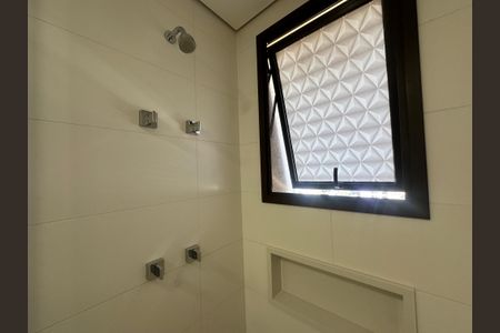 Apartamento para alugar com 228m², 3 quartos e 4 vagasBanheiro da Suíte 2