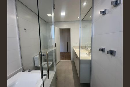 Apartamento para alugar com 228m², 3 quartos e 4 vagasBanheiro 2 da Suíte 3