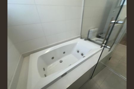 Apartamento para alugar com 228m², 3 quartos e 4 vagasBanheiro 2 da Suíte 3