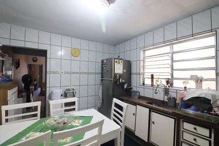 Casa à venda com 220m², 2 quartos e 2 vagasCozinha 