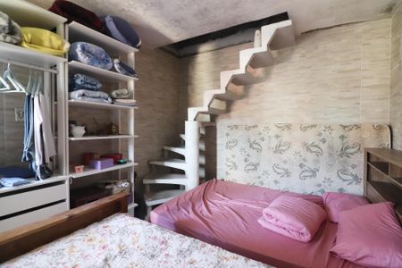 Casa à venda com 220m², 2 quartos e 2 vagasQuarto 2 - Suíte