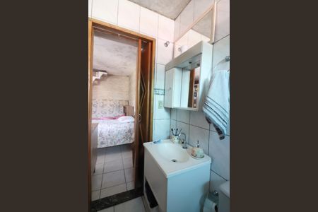 Casa à venda com 220m², 2 quartos e 2 vagasQuarto 2 - Suíte Banheiro 