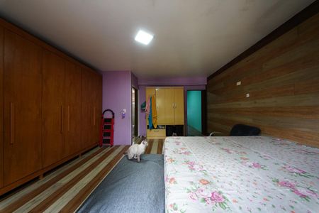Casa à venda com 330m², 3 quartos e 2 vagasSuíte