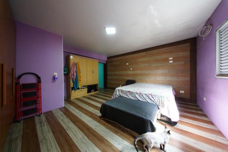 Casa à venda com 330m², 3 quartos e 2 vagasSuíte