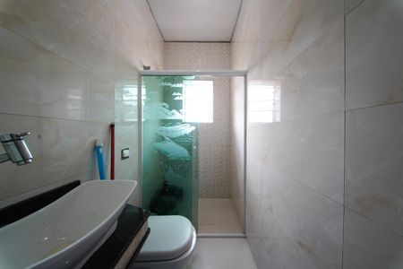 Casa à venda com 330m², 3 quartos e 2 vagasBanheiro