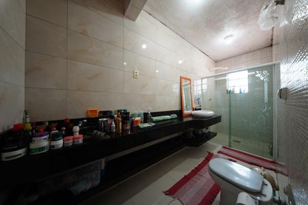 Casa à venda com 330m², 3 quartos e 2 vagasBanheiro da Suíte