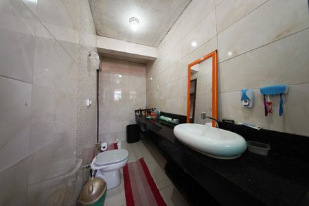 Casa à venda com 330m², 3 quartos e 2 vagasBanheiro da Suíte
