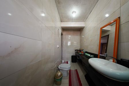 Casa à venda com 330m², 3 quartos e 2 vagasBanheiro da Suíte