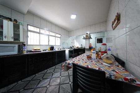 Casa à venda com 330m², 3 quartos e 2 vagasCozinha