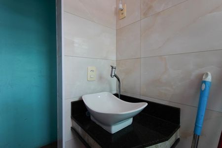 Casa à venda com 330m², 3 quartos e 2 vagasBanheiro