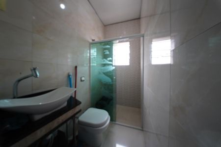 Casa à venda com 330m², 3 quartos e 2 vagasBanheiro