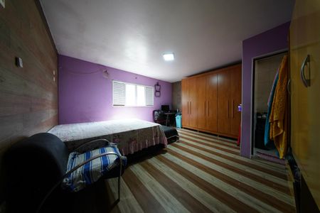 Casa à venda com 330m², 3 quartos e 2 vagasSuíte