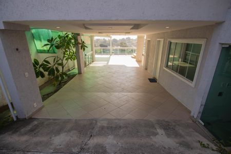 Casa de condomínio para alugar com 240m², 4 quartos e 4 vagasGaragem