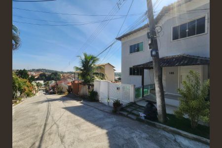 Casa de condomínio para alugar com 240m², 4 quartos e 4 vagasFachada