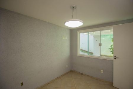 Casa de condomínio para alugar com 240m², 4 quartos e 4 vagasQuarto 3