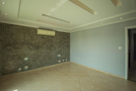 Casa de condomínio para alugar com 240m², 4 quartos e 4 vagasSuíte 1