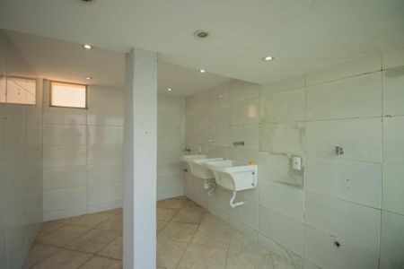 Casa de condomínio para alugar com 240m², 4 quartos e 4 vagasÁrea de Serviço