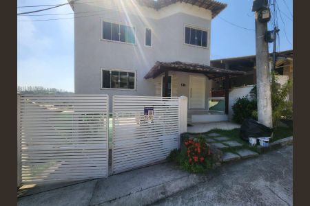 Casa de condomínio para alugar com 240m², 4 quartos e 4 vagasFachada