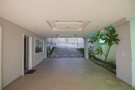 Casa de condomínio para alugar com 240m², 4 quartos e 4 vagasGaragem