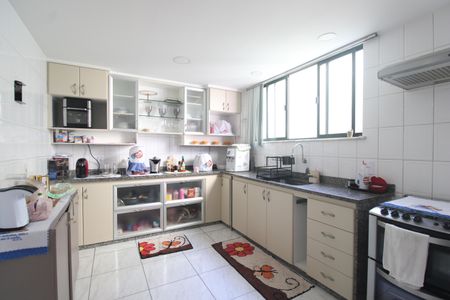 Apartamento para alugar com 265m², 3 quartos e 3 vagasCozinha